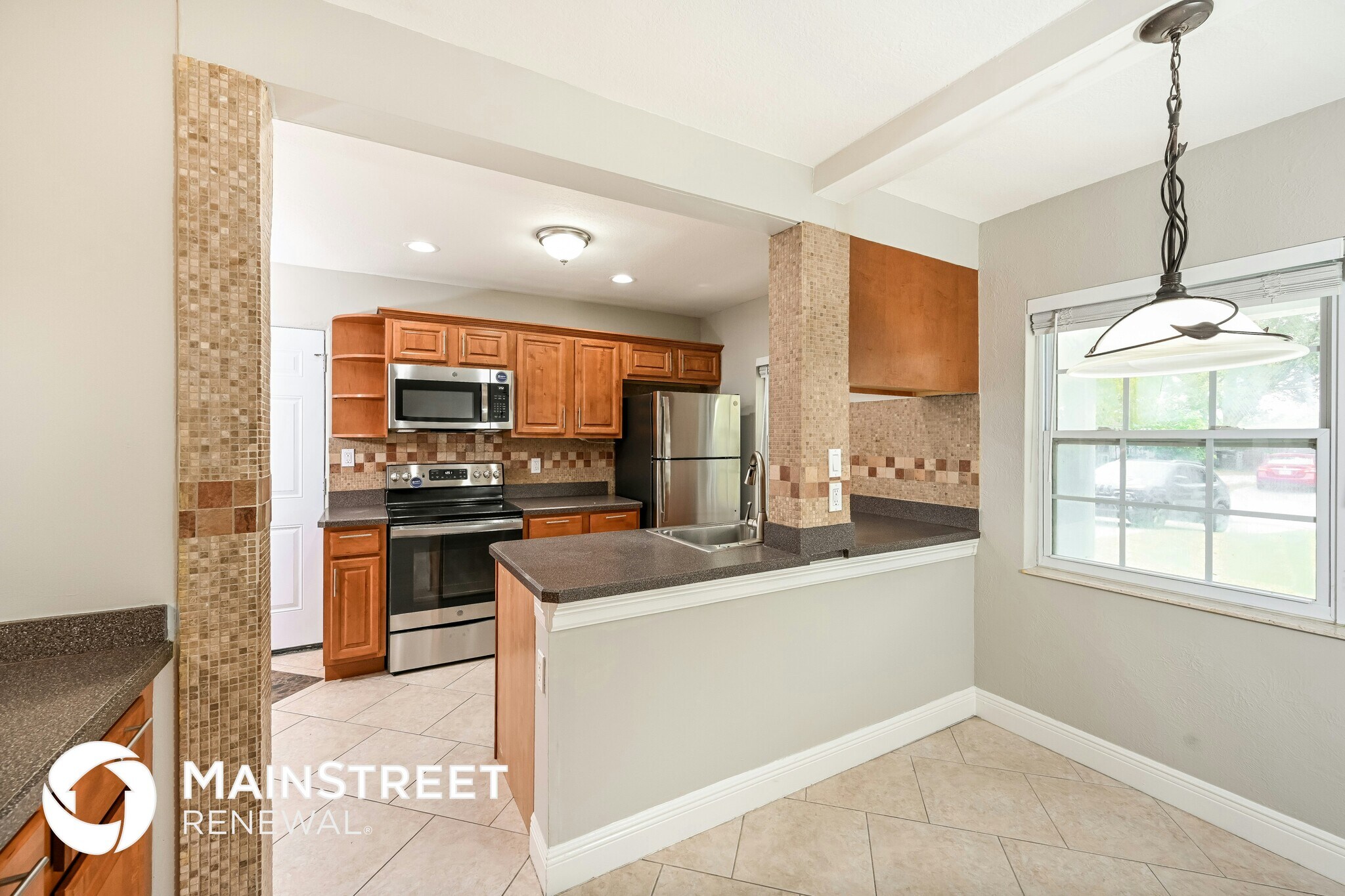 Building Photo - 632 Ryan Ave