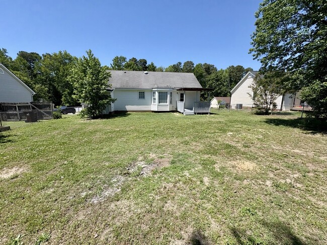 Building Photo - 1033 Holly Point Dr