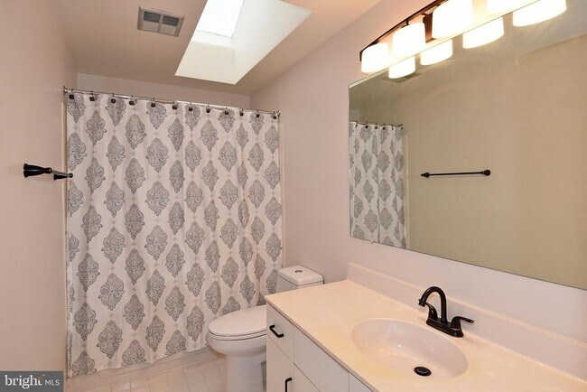 Building Photo - 6008 Good Lion Ct