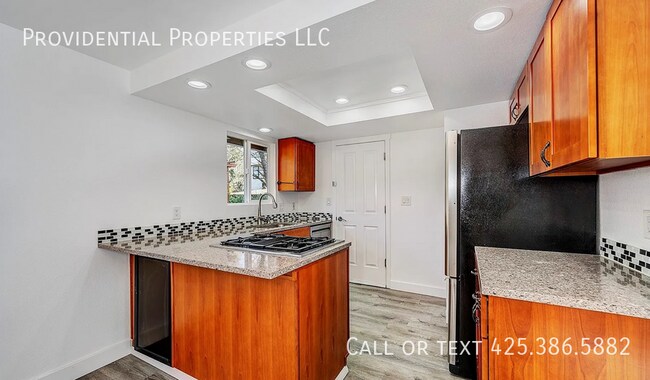 Building Photo - 10932 NE 60th St