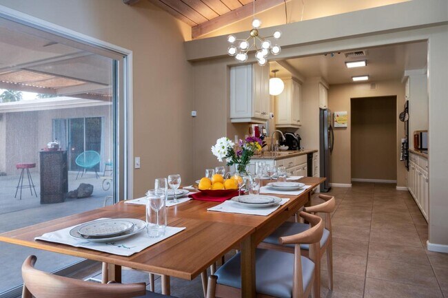 Building Photo - 73396 Tamarisk St