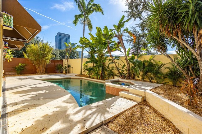 Building Photo - 3204 W Empedrado St