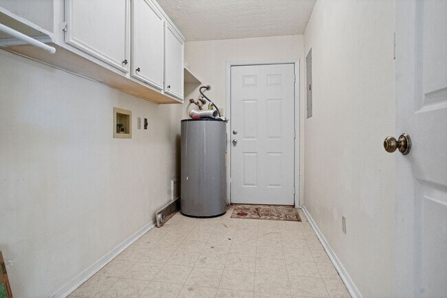 Building Photo - 28736 Waikiki Ln