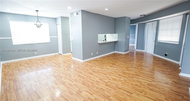 Building Photo - 465 SW 86th Ave