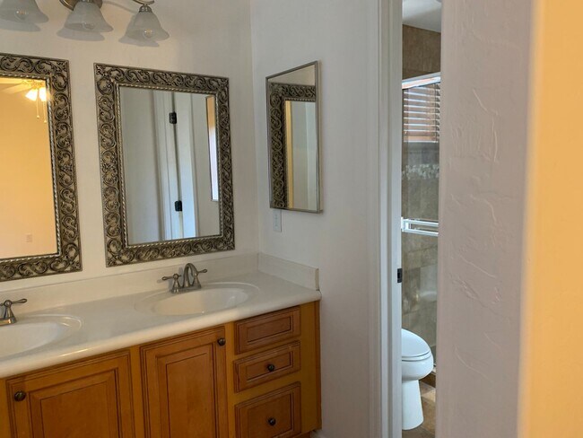 Building Photo - 3 bedroom, 2 bath with 2 car garage