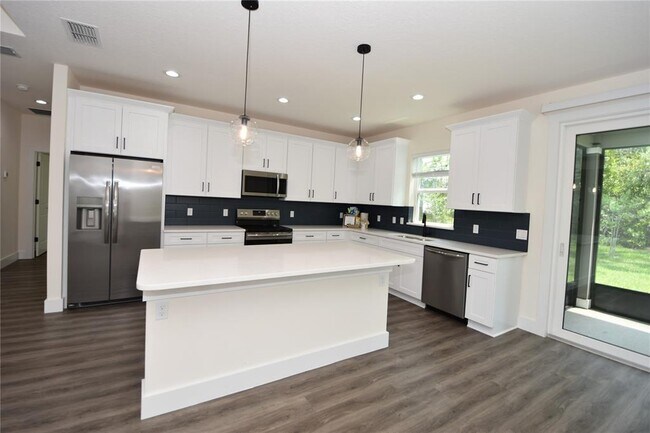 Building Photo - 100 White Hall Dr