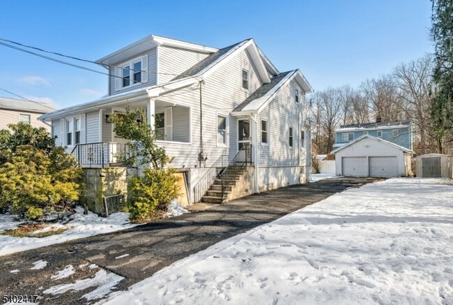 Building Photo - 69 Weaver St