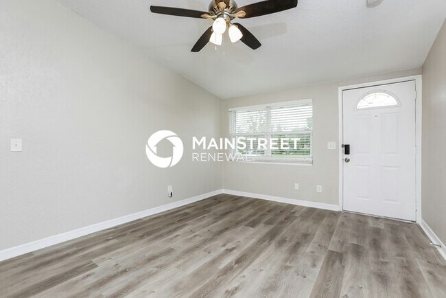 Building Photo - 3 Bedroom Pet-Friendly Home in SANFORD, FL with Main Street Renewal