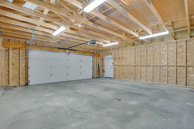 Building Photo - 293 Brainard Rd