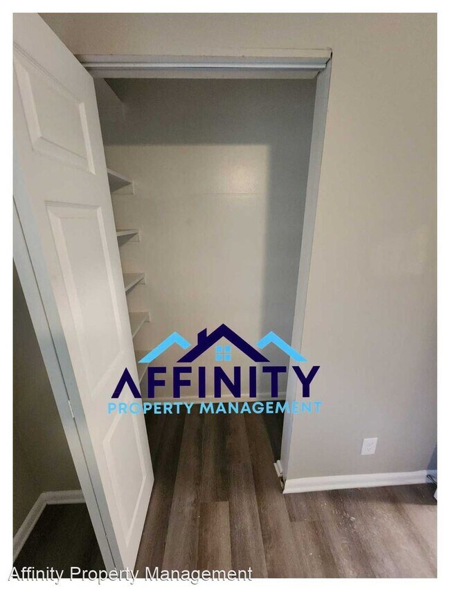 Building Photo - 4 br, 1.5 bath House - 835 Green Oak Ter