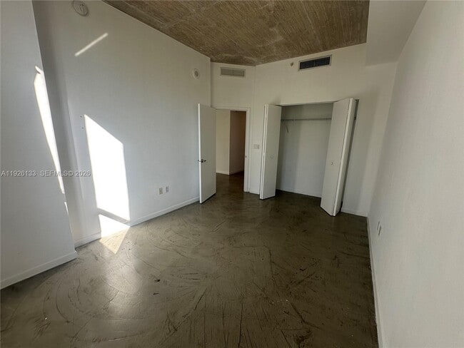 Building Photo - 234 NE 3rd St