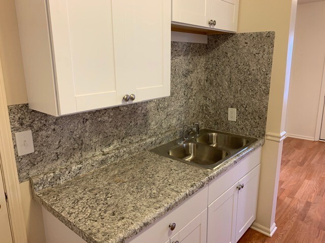 Building Photo - COMING SOON!!!  $910.00 - 2 Beds | 1 Bath House in Burton with a basement & deck