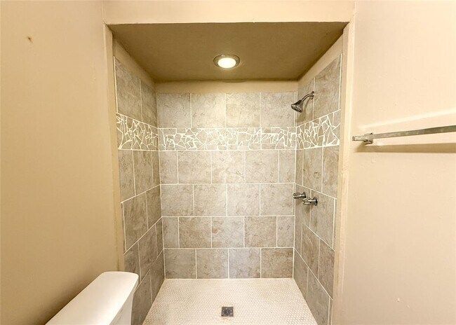 Building Photo - 101 Sahoma Terrace