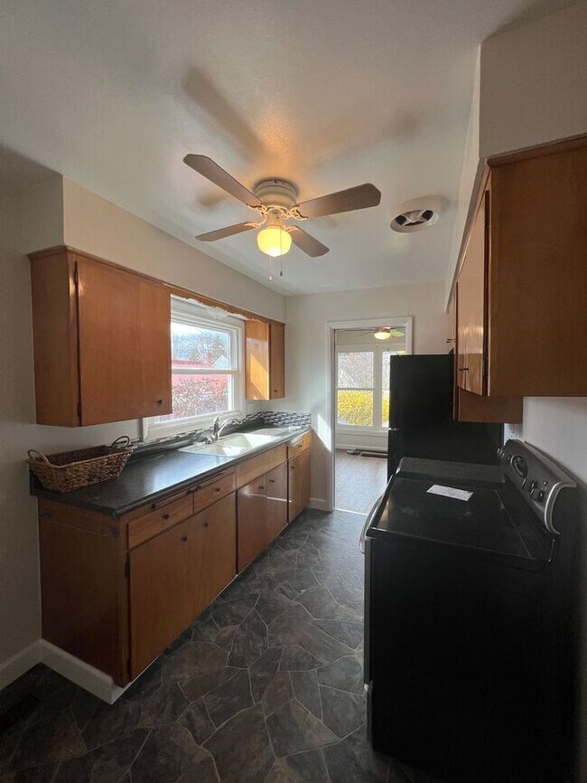 Building Photo - Your Mt. Tabor Oasis: Huge Yard, Oversized Shop-Garage & Sun-Drenched Living!