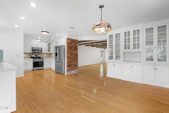 Building Photo - 2102 Buena Vista Dr