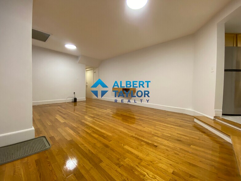 Building Photo - 90 Bynner St