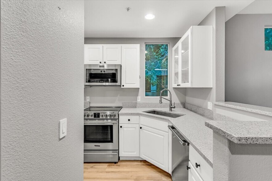 Building Photo - 4343 N 21st St
