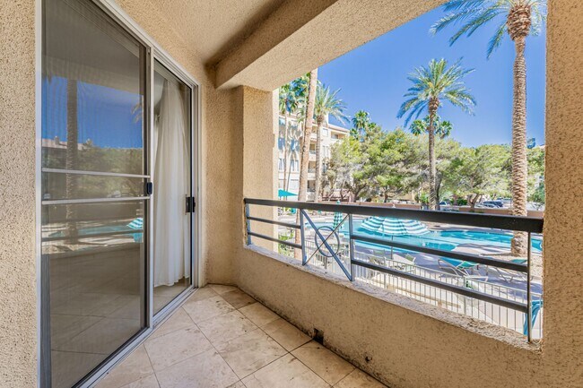 Building Photo - Meridian Guard Gated 2 Bedroom Condo over looking pool!