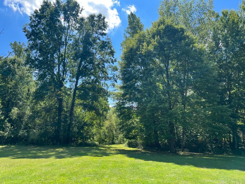 Building Photo - 7548 Anderson Ave NE