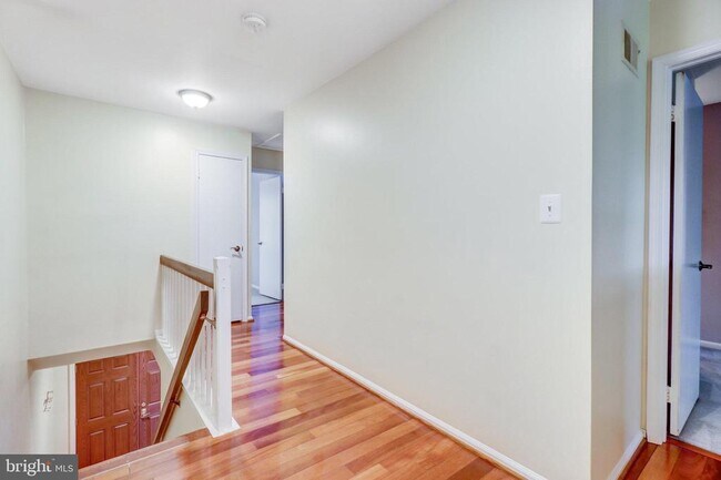 Building Photo - 5707 Waters Edge Landing Court