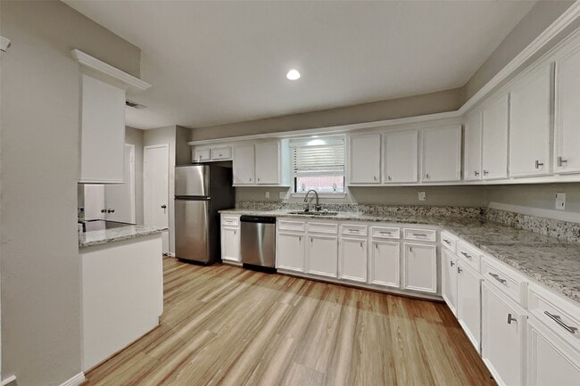 Building Photo - 6214 Arcadian Shores Dr