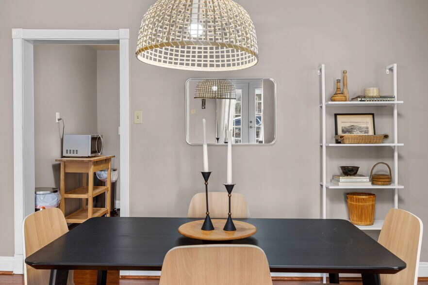 Building Photo - 6249 Odell St