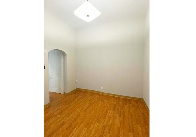 Building Photo - 3300 Jefferson Ave