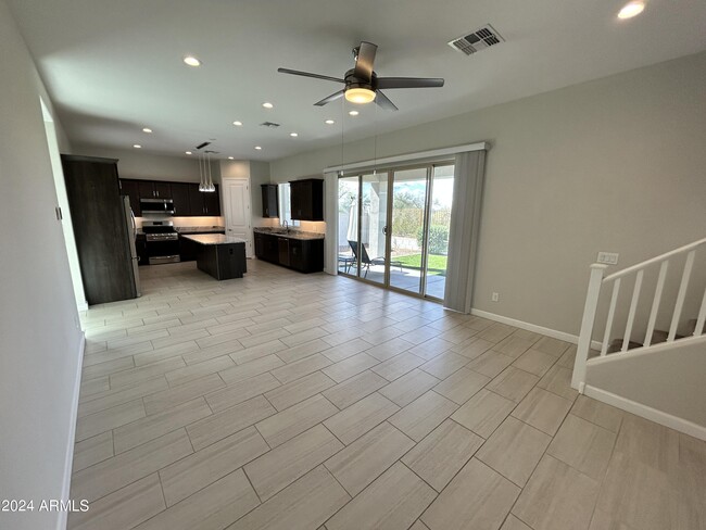 Building Photo - 18512 N 65th Pl