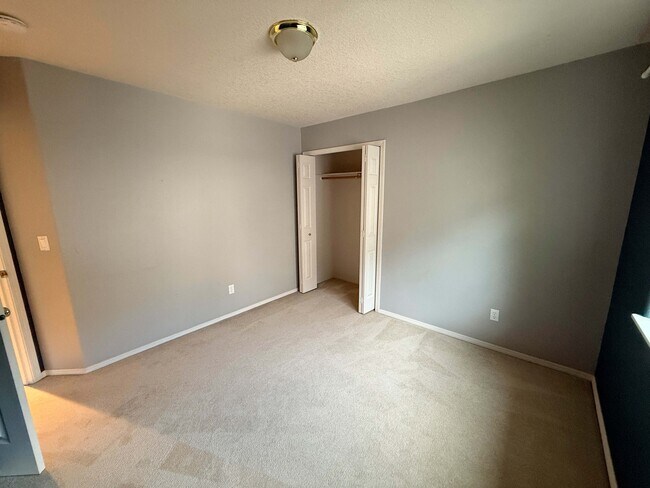 Building Photo - 4630 NW White Mountain Terrace