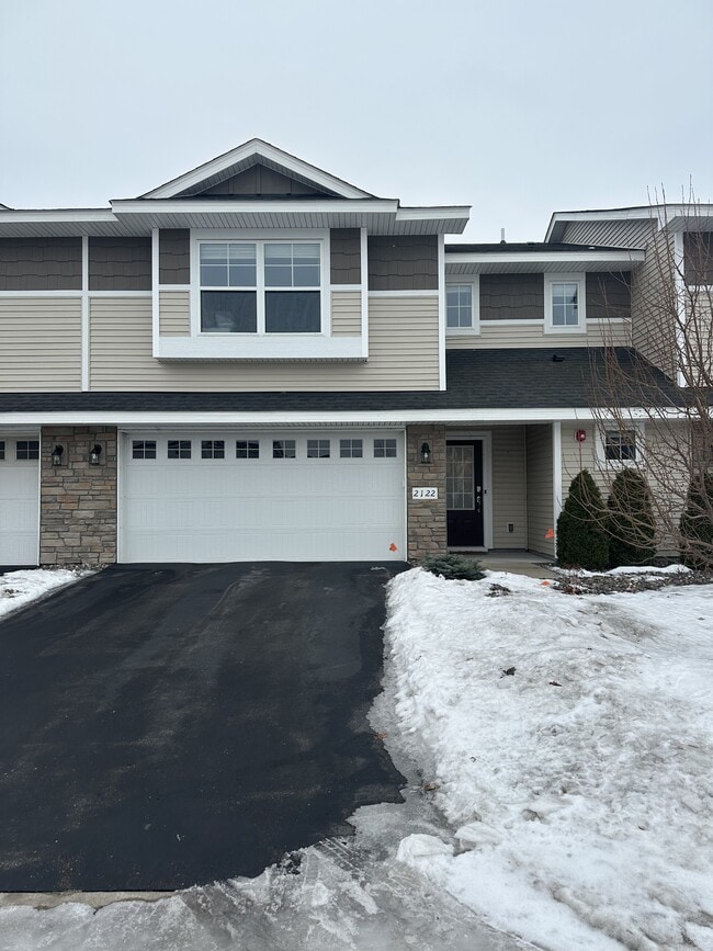 Building Photo - 2122 Ada Dr