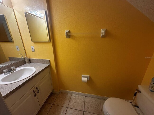 Building Photo - 2348 SW 42nd Dr