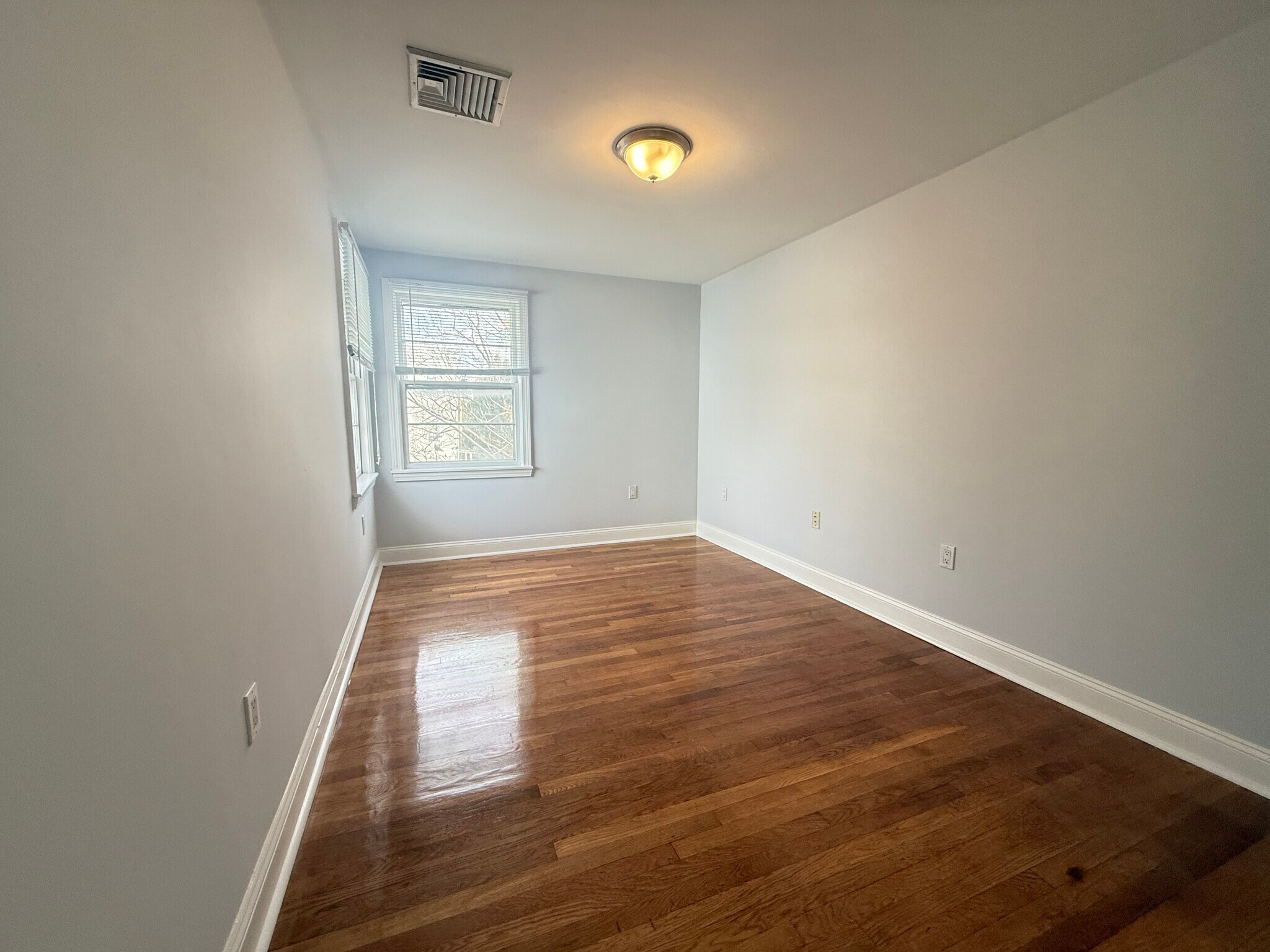 Building Photo - 43 May St