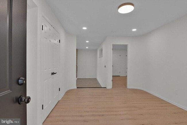 Building Photo - 915 Chanticleer