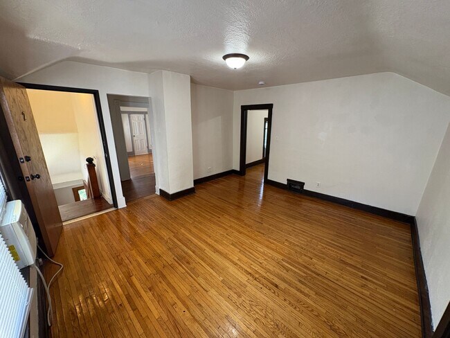 Building Photo - 1526 S 23rd St