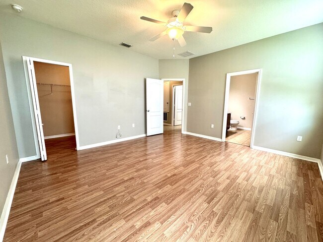 Building Photo - Lake Elsie Reserve 4/2 with Flex Room!
