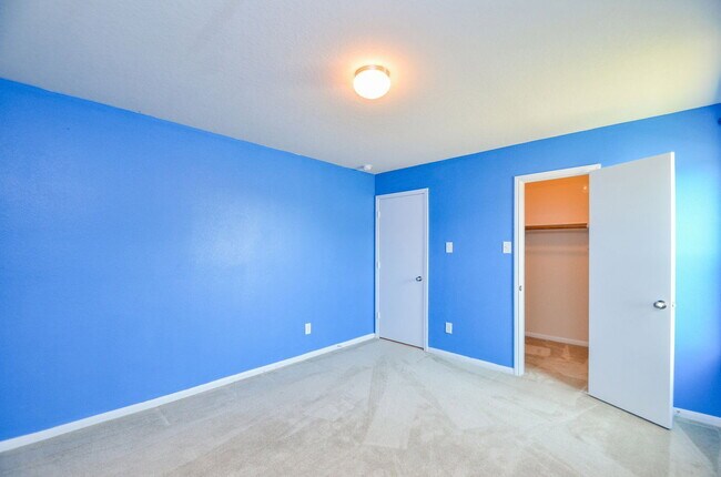 Building Photo - 12506 Greencanyon Dr