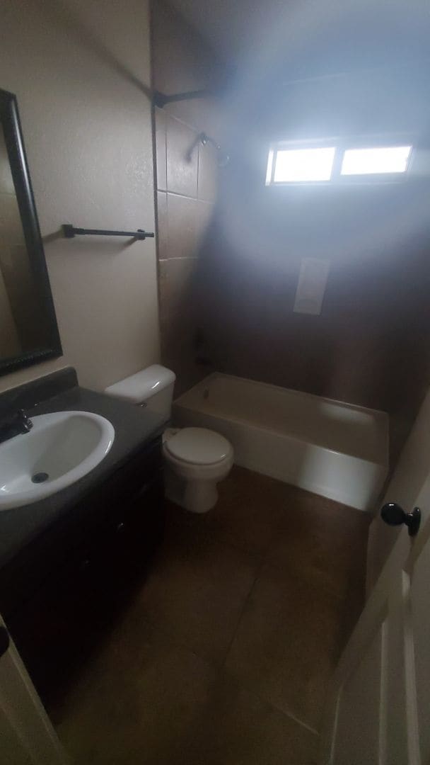 Building Photo - HOME FOR RENT ON THE EASTSIDE