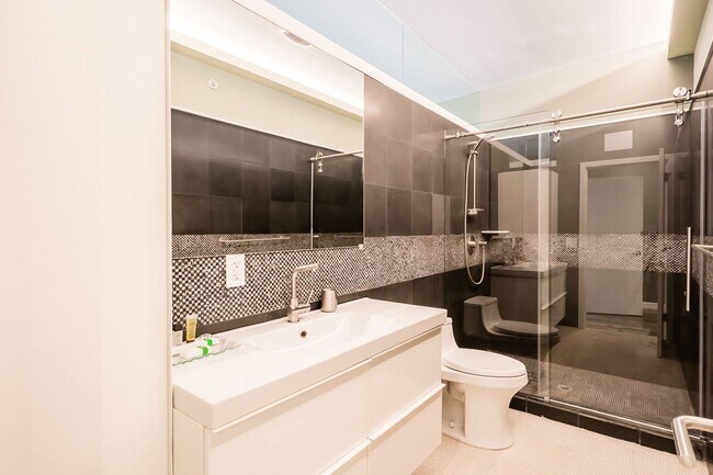 Building Photo - 331 South St