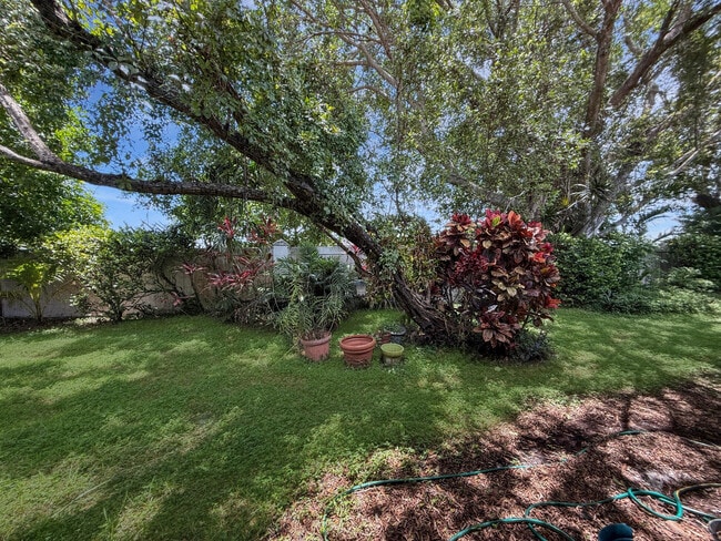 Building Photo - 2400 E Aragon Blvd