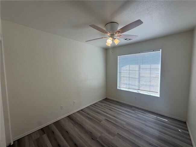 Building Photo - 3680 N Rainbow Dr