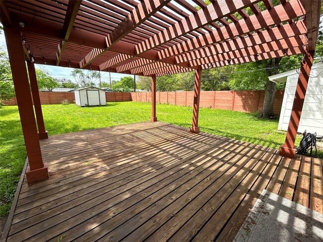 Building Photo - 6214 Haney Dr