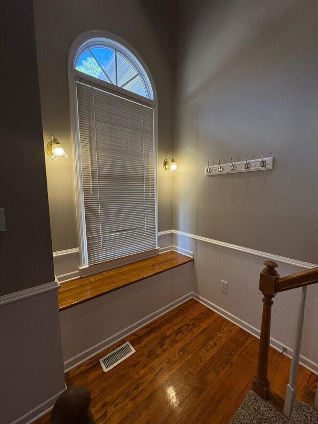 Building Photo - Beautiful executive home, in desirable neighborhood close to schools and Fort Bragg