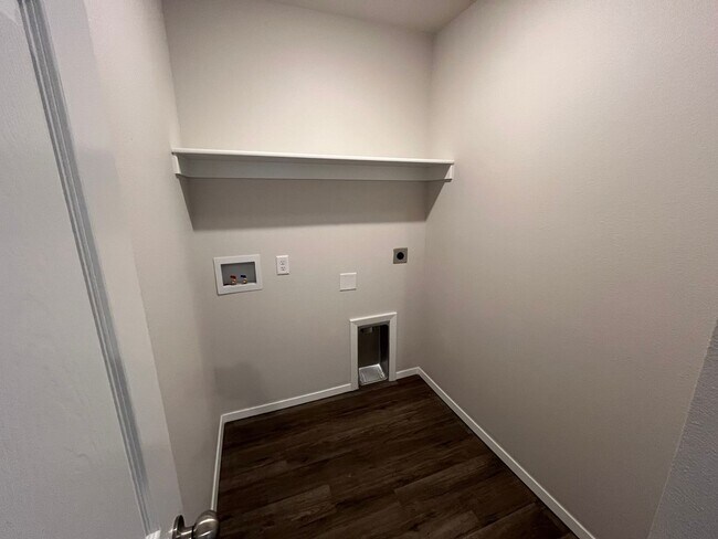 Building Photo - *Pre-leasing* Four Bedroom | Two Bath Home...
