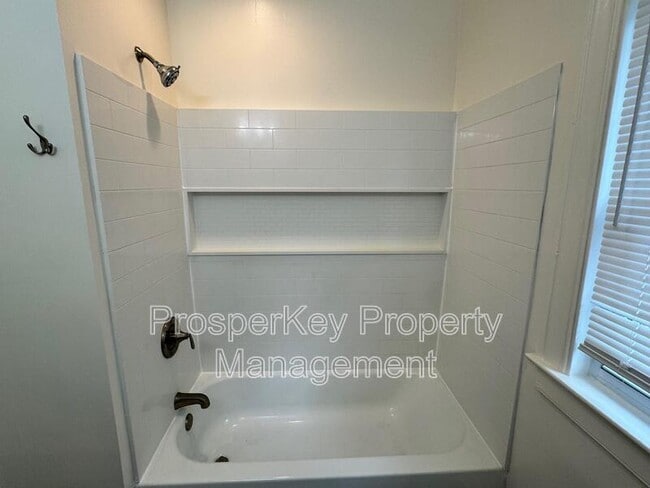 Building Photo - 2112 41st St