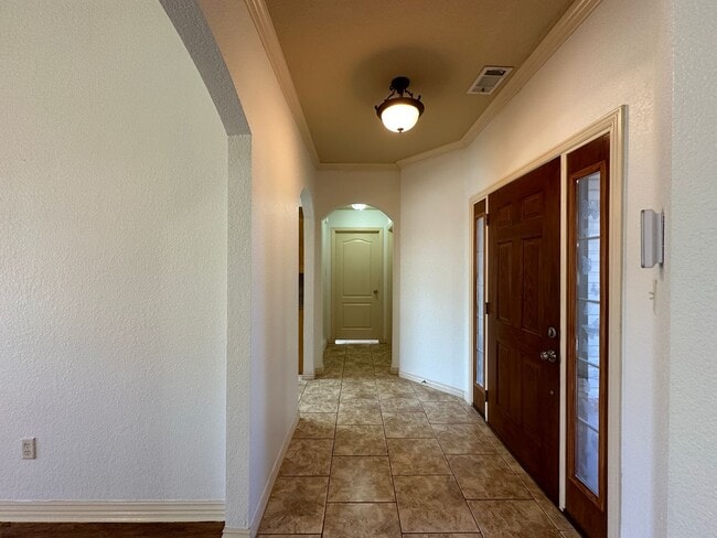 Building Photo - Beautiful 4 Bed / 2 Bath Home in Fort Smith