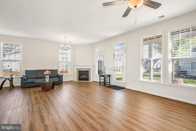 Building Photo - 41687 Wellstone Terrace