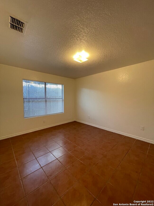 Building Photo - 1721 Quintana Rd