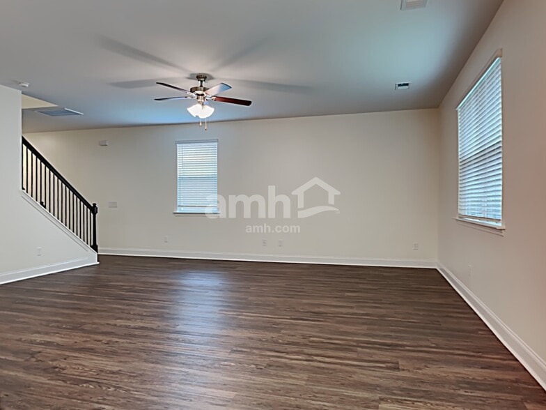 Building Photo - 511 N U.S. Hwy 52