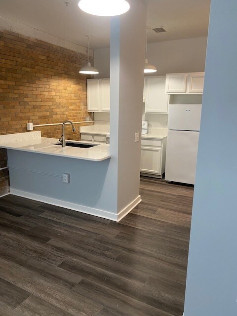 Building Photo - 115 West Apartments