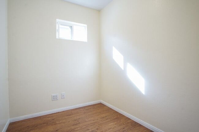 Building Photo - Historic Kensington - Charming 2bd/2ba with Bonus Room & parking - Ground floor Level